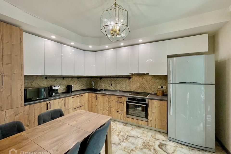 Продаётся 4-комнатная квартира, 109.4 м²