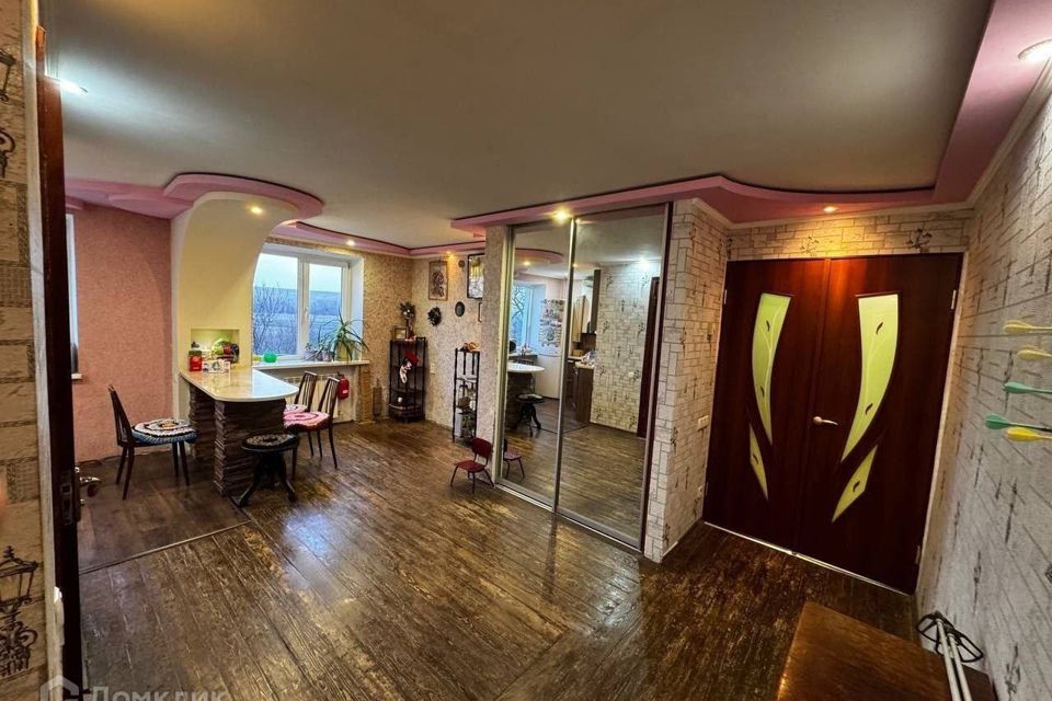 Продаётся 4-комнатная квартира, 73.9 м²