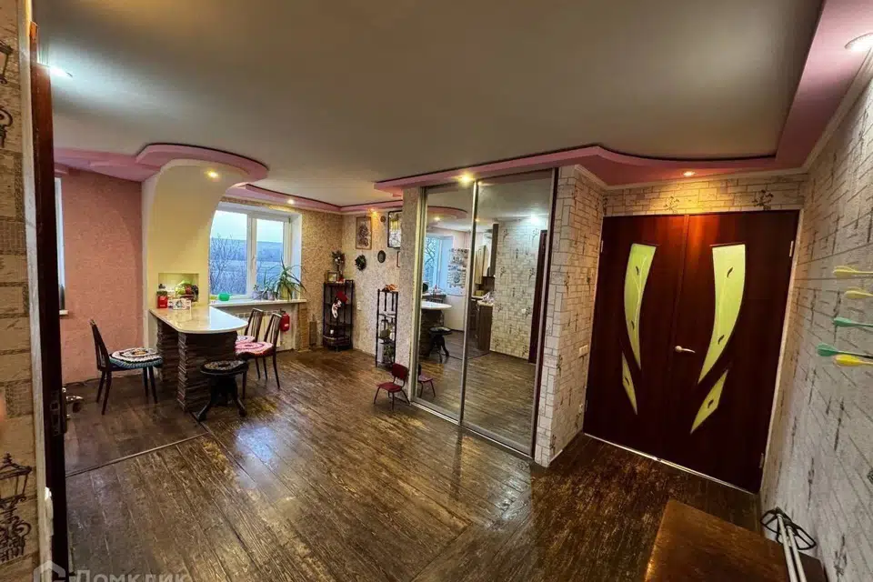 Продаётся 4-комнатная квартира, 73.9 м²