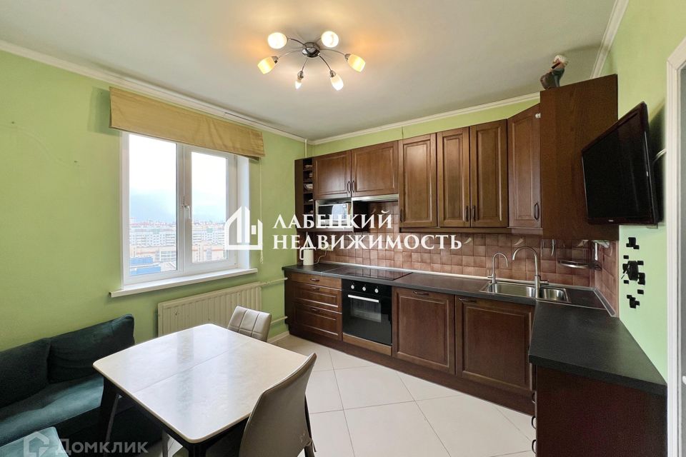 Продаётся 1-комнатная квартира, 41.3 м²
