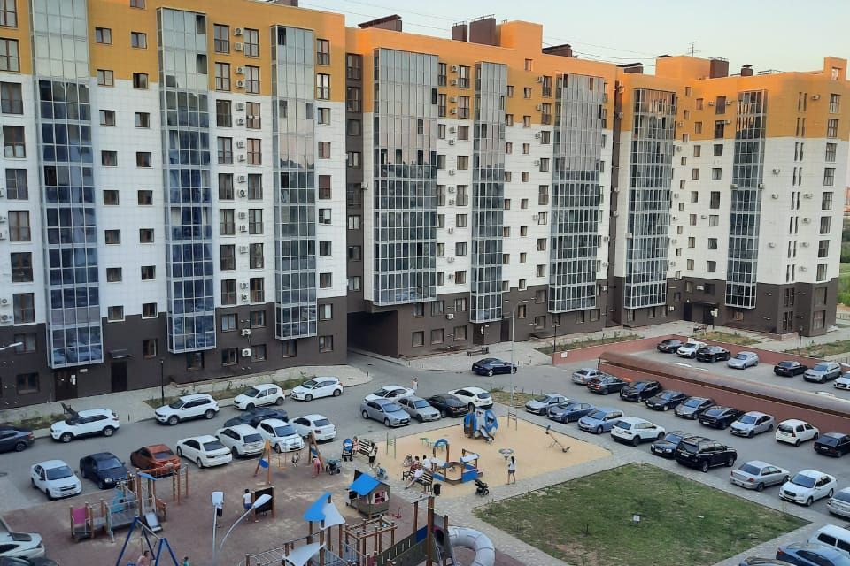 Продаётся 4-комнатная квартира, 108 м²