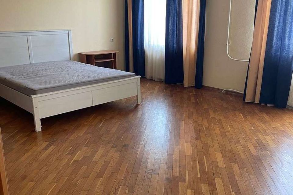 Сдаётся 1-комнатная квартира, 52 м²