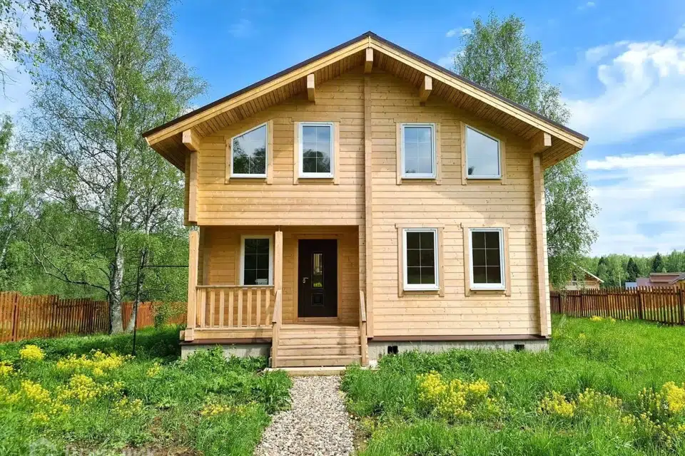 Продаётся 2-этажный дом, 220 м²