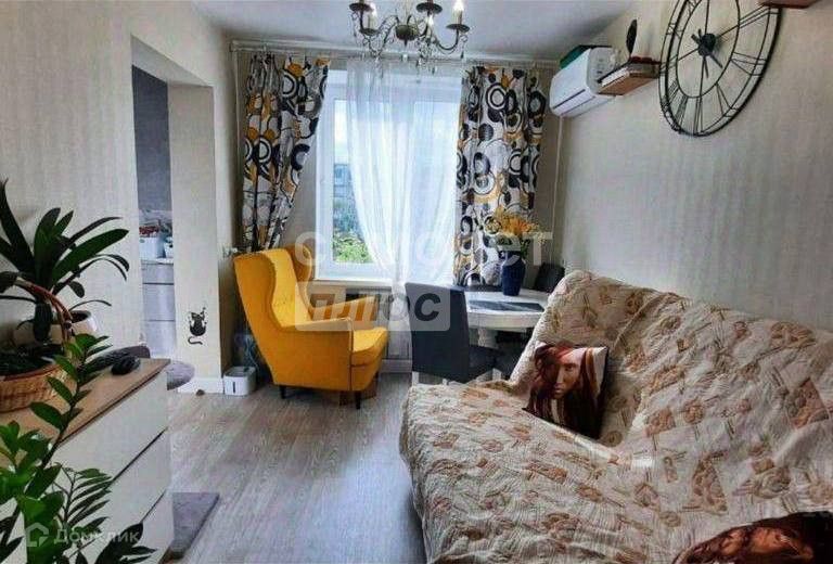 Продаётся 4-комнатная квартира, 64 м²