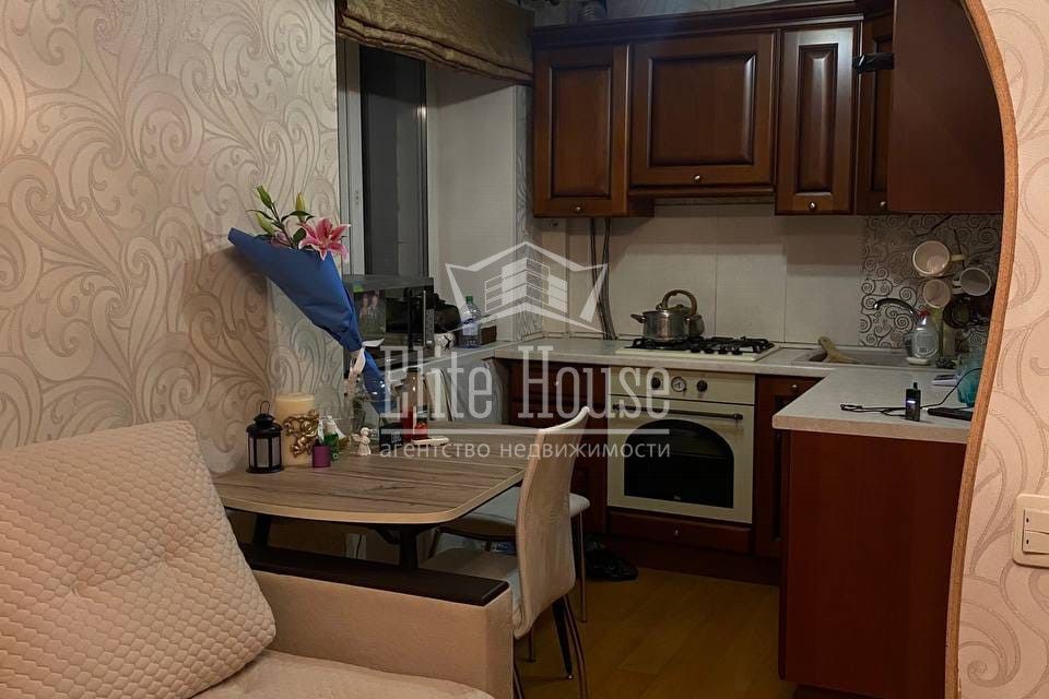 Сдаётся 2-комнатная квартира, 50.5 м²