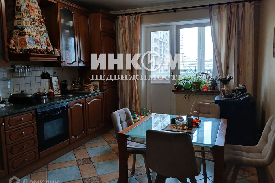 Продаётся 3-комнатная квартира, 122 м²