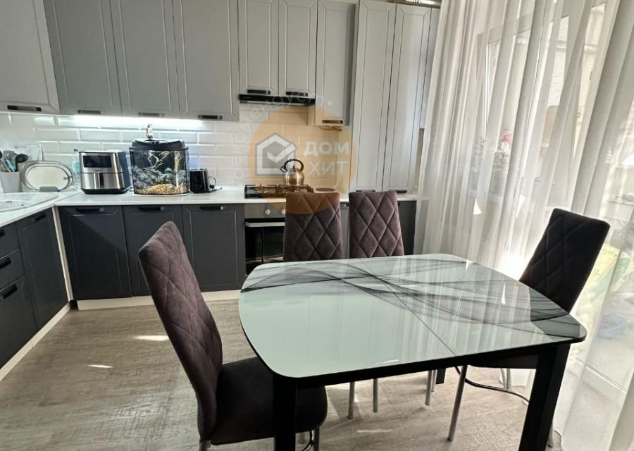 Продаётся 1-комнатная квартира, 41 м²