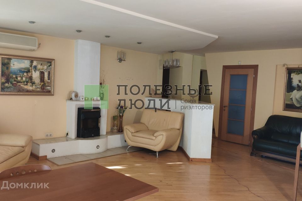 Продаётся 4-комнатная квартира, 115 м²