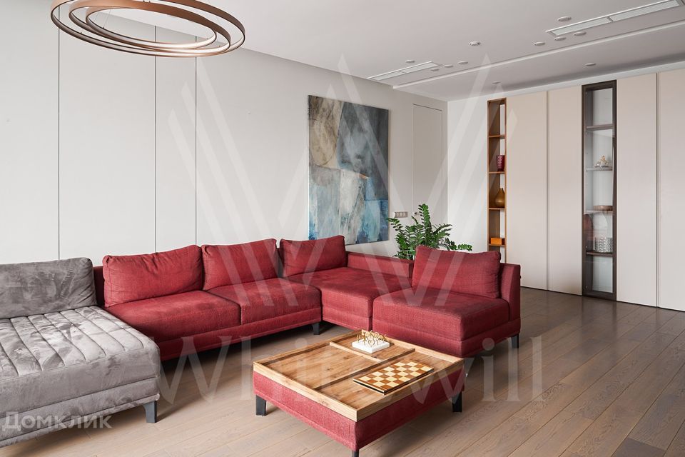 Продаётся 4-комнатная квартира, 165 м²