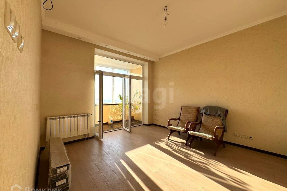 Продаётся 3-комнатная квартира, 97.9 м²