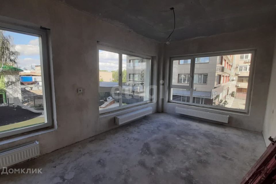 Продаётся 3-комнатная квартира, 112 м²