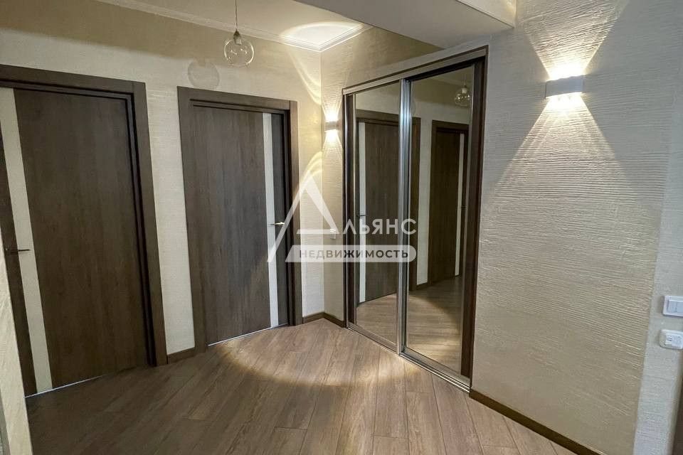 Продаётся 2-комнатная квартира, 77.5 м²