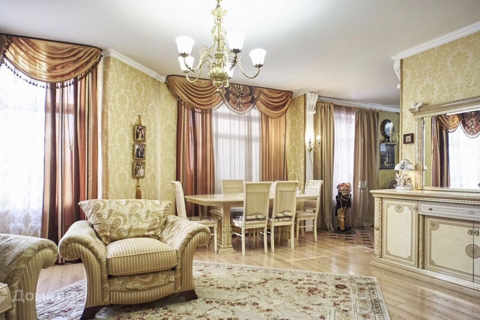 Продаётся 3-комнатная квартира, 117.2 м²