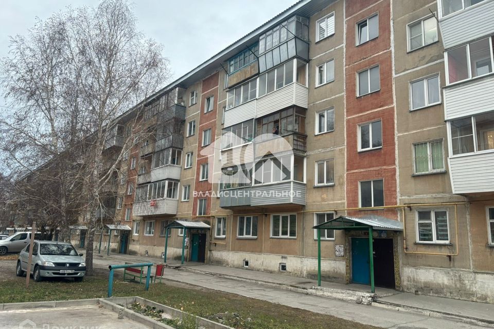 Продаётся 4-комнатная квартира, 59.4 м²