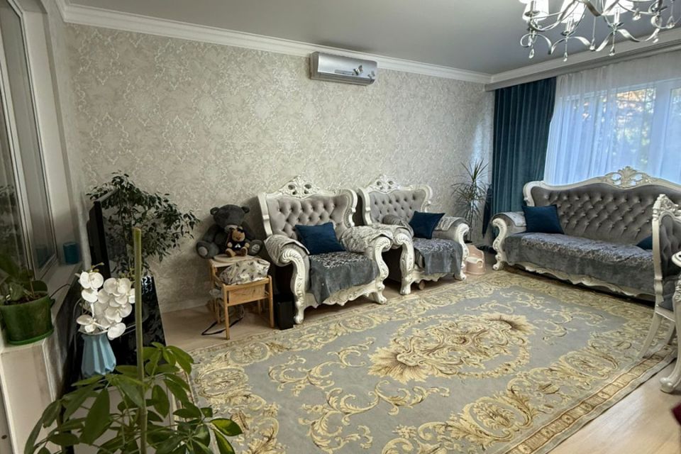 Продаётся 4-комнатная квартира, 83 м²