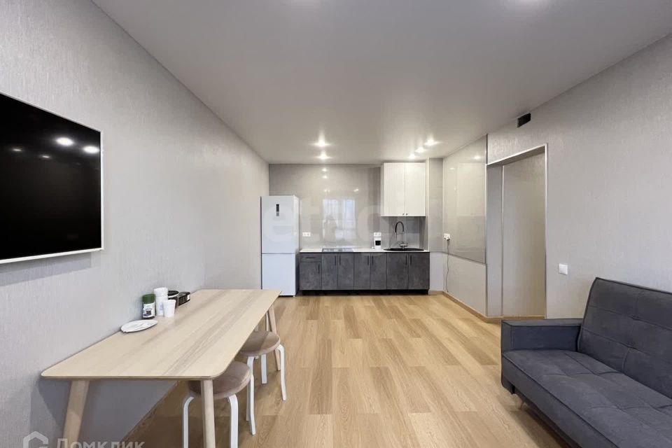 Продаётся 1-комнатная квартира, 70 м²