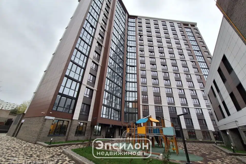 Продаётся 3-комнатная квартира, 119 м²