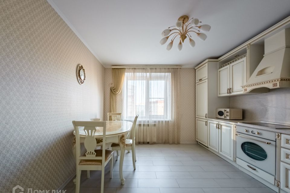 Продаётся 4-комнатная квартира, 144.6 м²