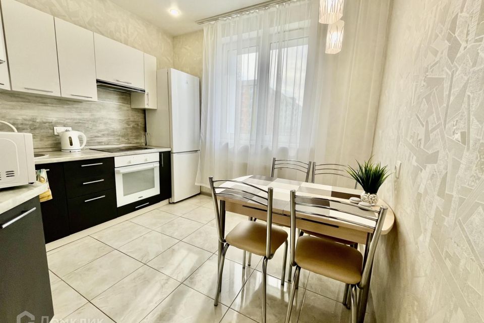 Продаётся 2-комнатная квартира, 55.8 м²