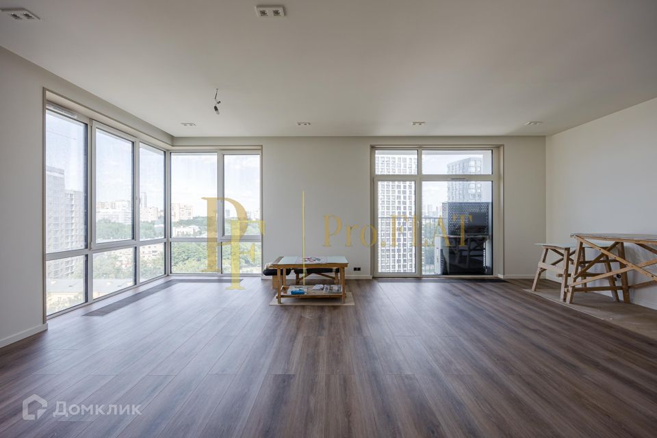 Продаётся 3-комнатная квартира, 108.2 м²