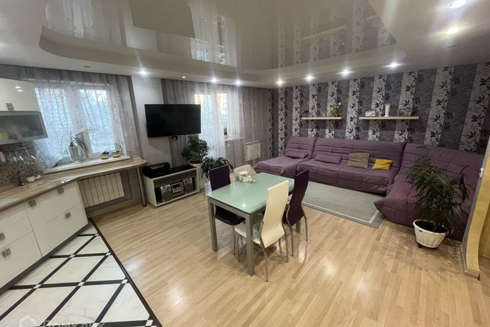 Продаётся 3-комнатная квартира, 112 м²