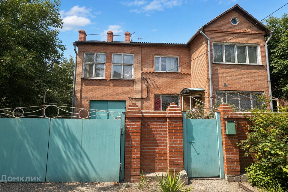 Продаётся 3-этажный дом, 215.4 м²