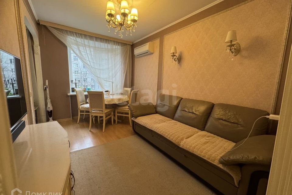 Продаётся 3-комнатная квартира, 57.9 м²