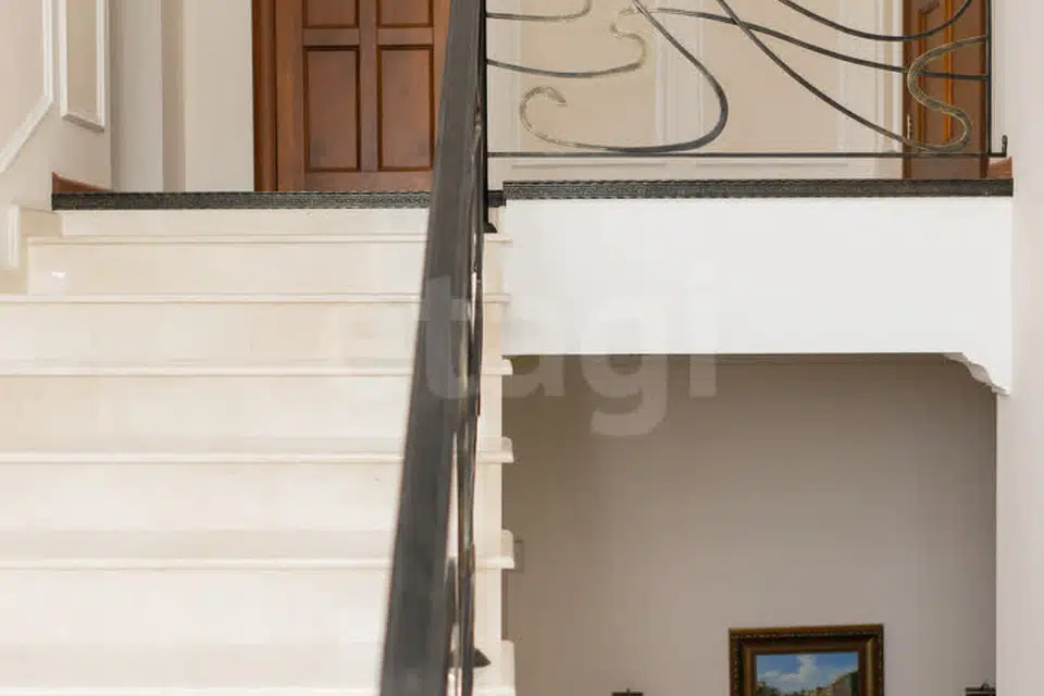 Продаётся 3-этажный дом, 570.6 м²