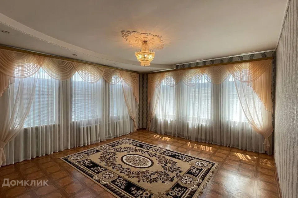 Продаётся 2-этажный дом, 660 м²