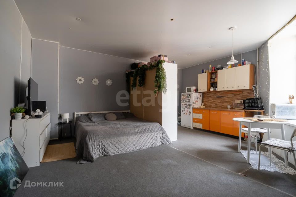 Продаётся комната в 9-комн. квартире, 28.4 м²