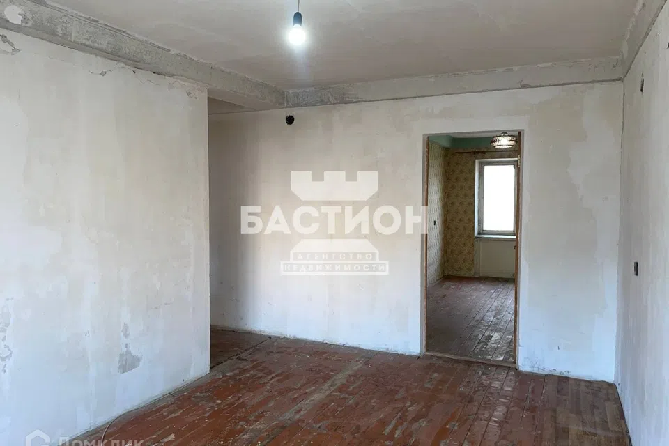 Продаётся 4-комнатная квартира, 66 м²