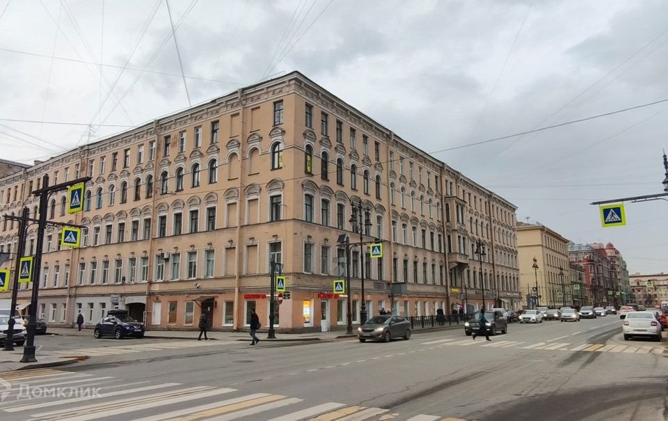 Продаётся комната в 8-комн. квартире, 10.2 м²