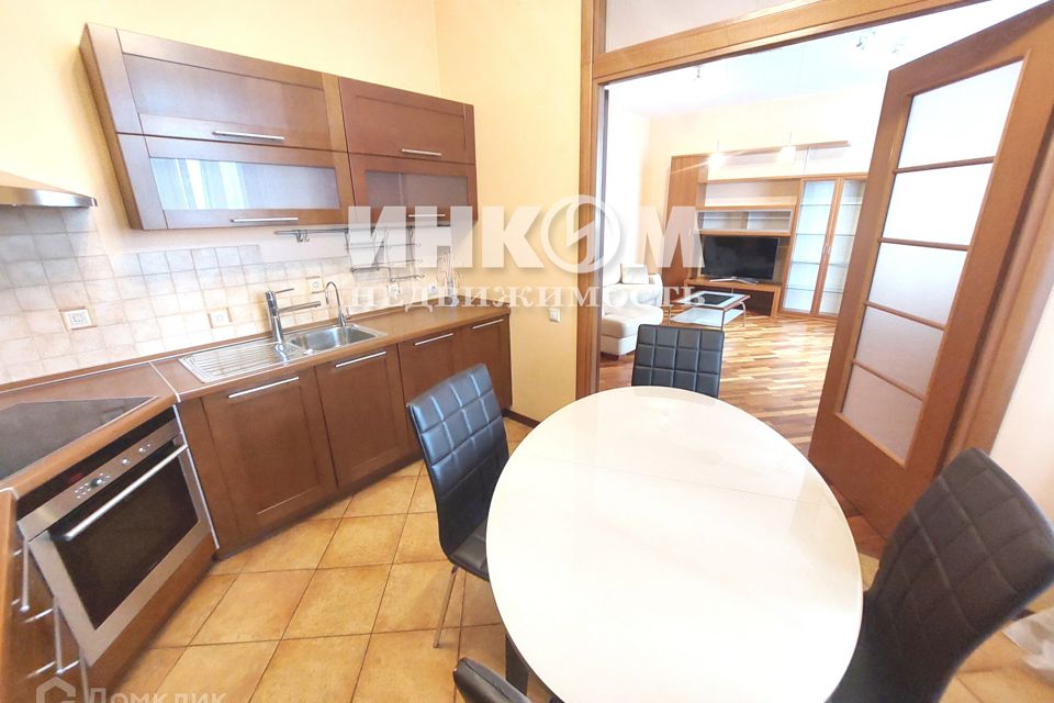 Продаётся 3-комнатная квартира, 102 м²