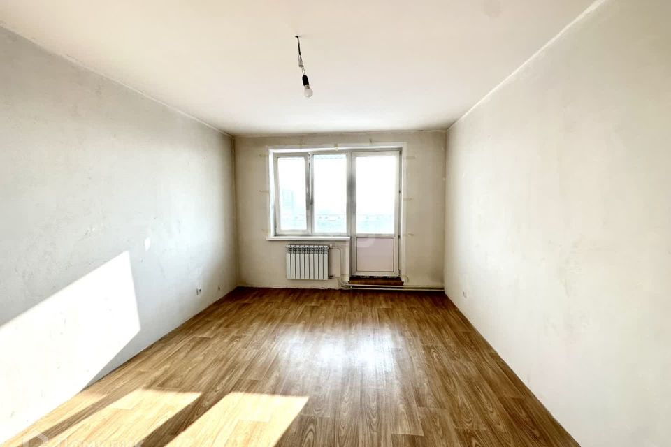 Продаётся 1-комнатная квартира, 42 м²