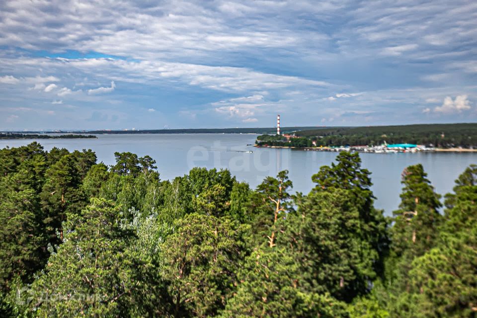 Продаётся 3-комнатная квартира, 69.8 м²