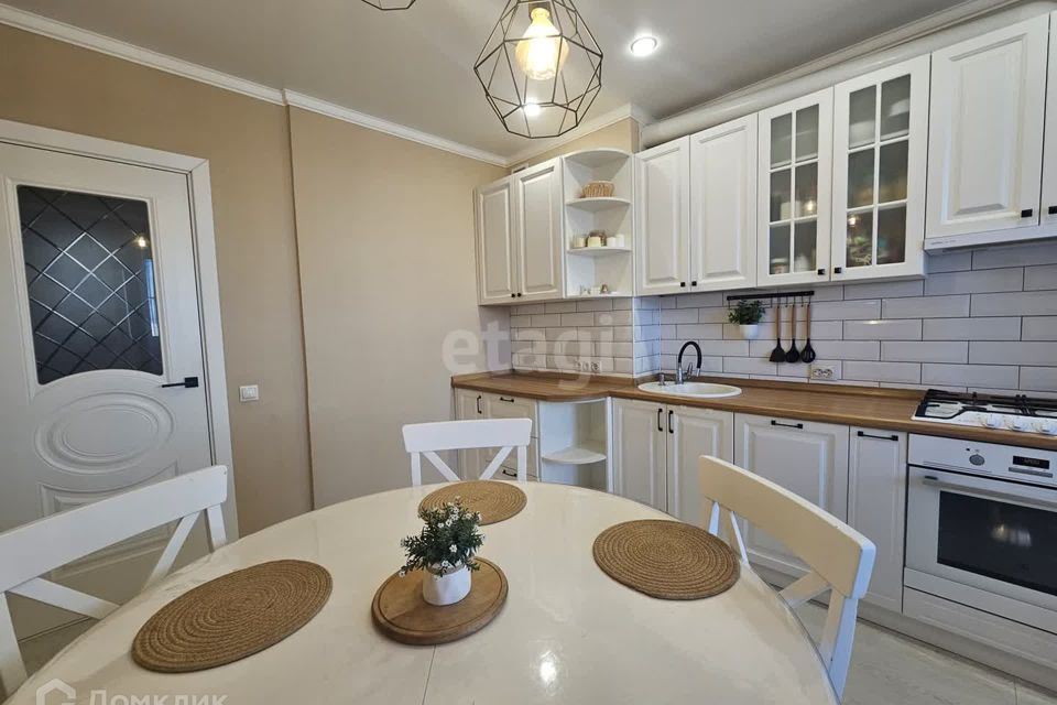 Продаётся 3-комнатная квартира, 64.2 м²
