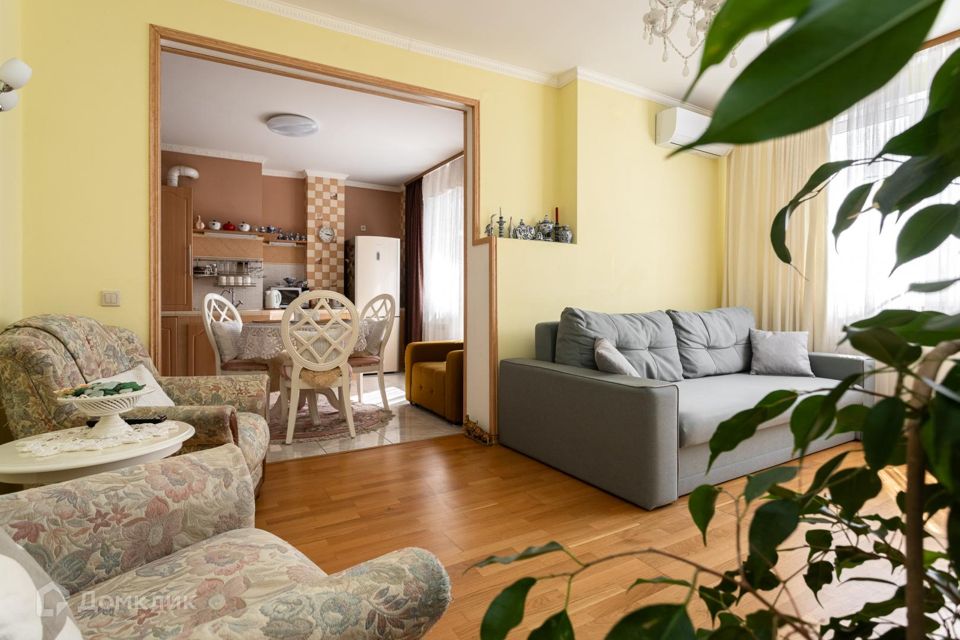 Продаётся 2-комнатная квартира, 71 м²