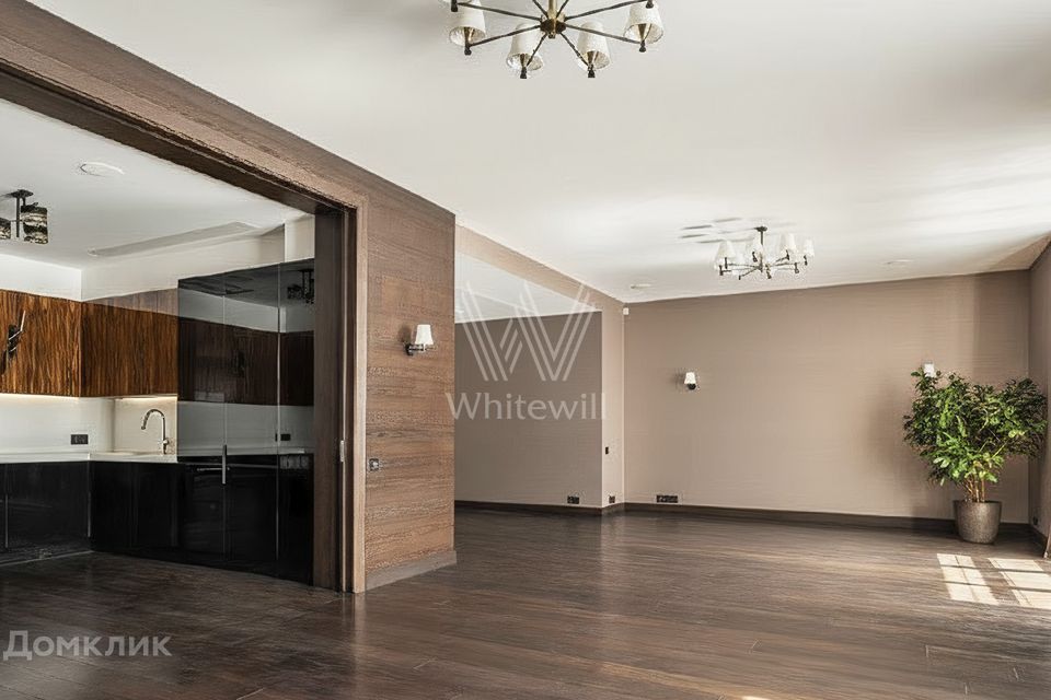 Сдаётся 4-комнатная квартира, 260 м²