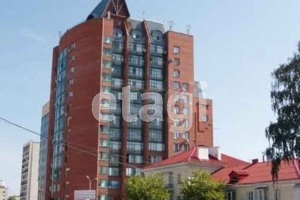 Продаётся 4-комнатная квартира, 150 м²
