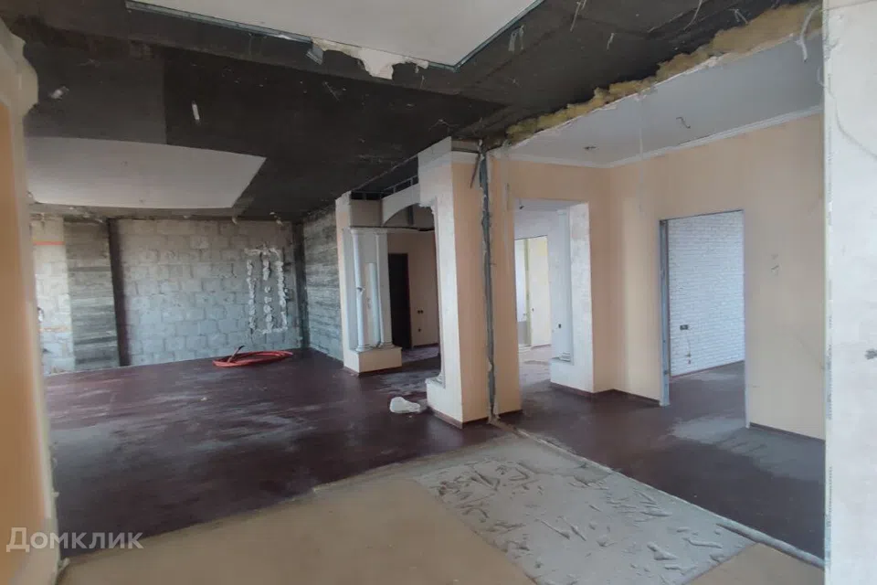 Продаётся 5-комнатная квартира, 193.8 м²