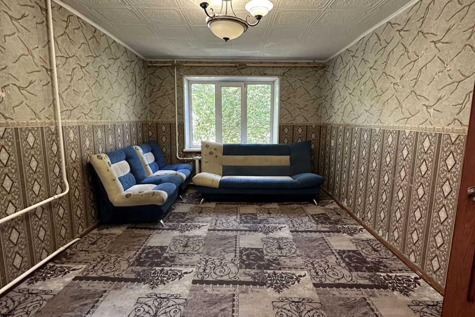 Продаётся 4-комнатная квартира, 72 м²