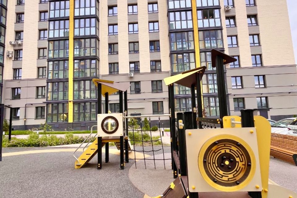 Продаётся 2-комнатная квартира, 71.7 м²