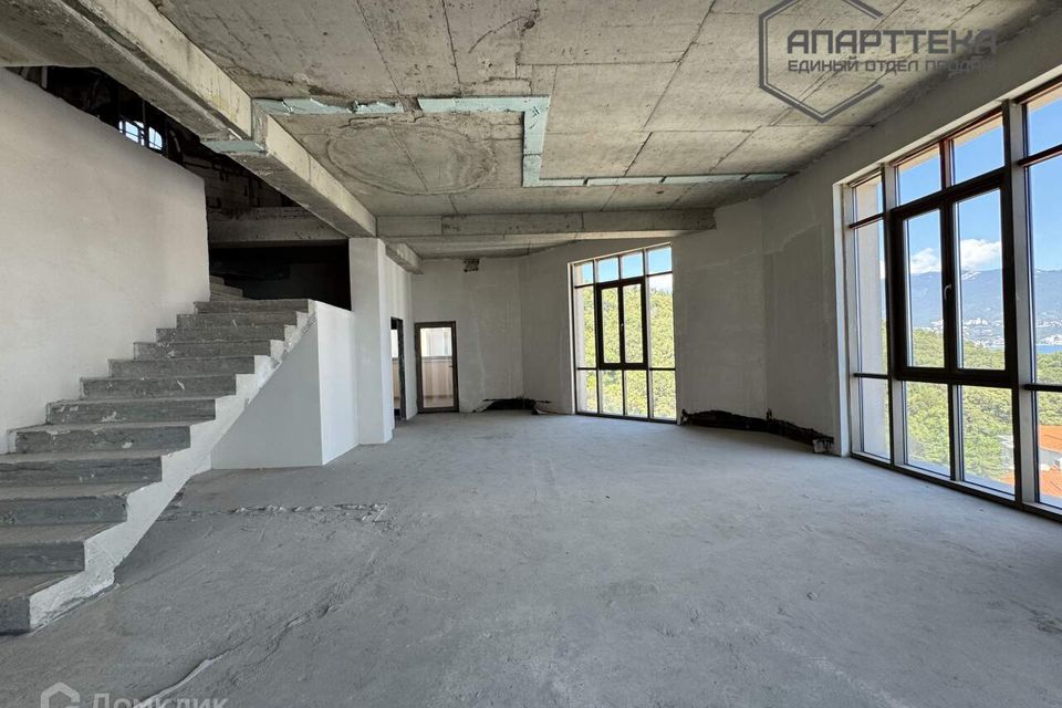 Продаётся 2-комнатная квартира, 239.2 м²