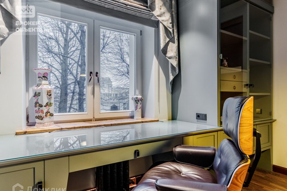 Сдаётся 3-комнатная квартира, 122 м²