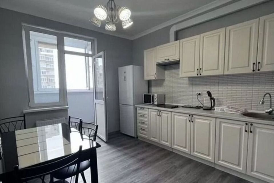Продаётся 1-комнатная квартира, 43 м²
