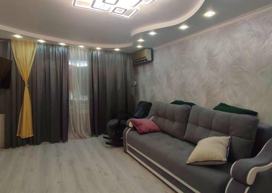 Продаётся 3-комнатная квартира, 49.4 м²