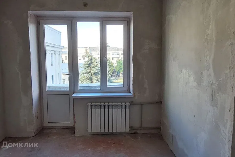 Продаётся 4-комнатная квартира, 64 м²