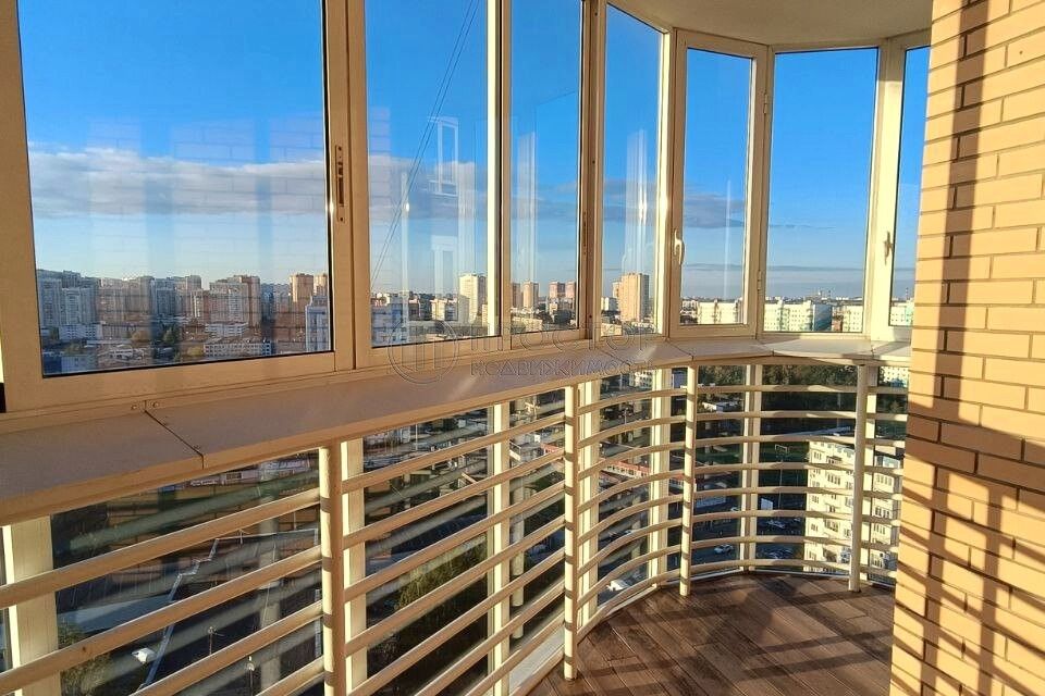 Продаётся 3-комнатная квартира, 118 м²