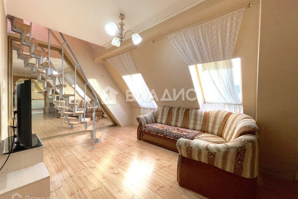 Продаётся 2-комнатная квартира, 63.2 м²