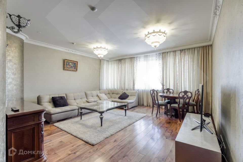 Сдаётся 3-комнатная квартира, 130 м²